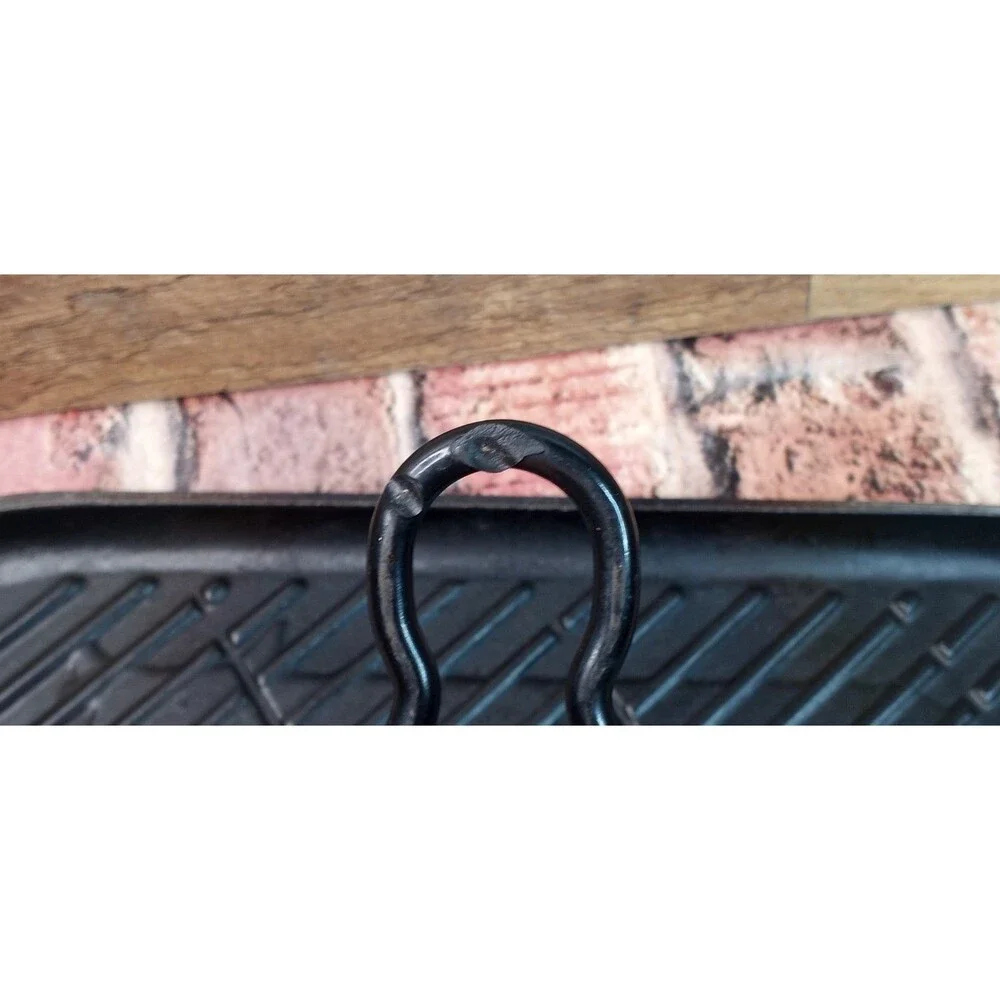 Vintage Le Creuset Cast Iron Grill Pan Embossed Cow Folding Handle Burn Mark